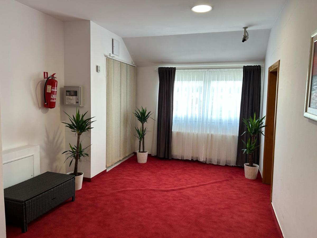 Rooms Laguna Сесвете Екстериор снимка