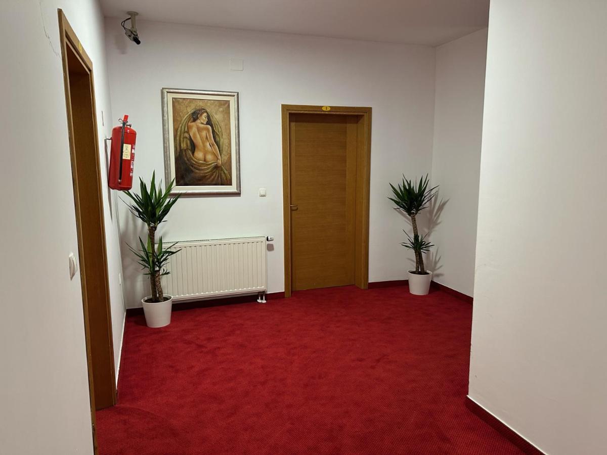 Rooms Laguna Сесвете Екстериор снимка