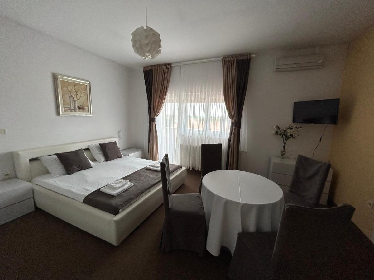 Rooms Laguna Сесвете Екстериор снимка