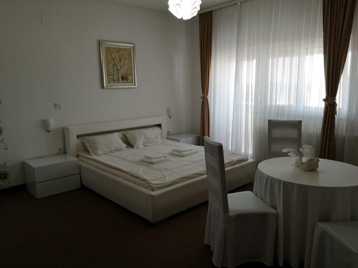 Rooms Laguna Сесвете Екстериор снимка