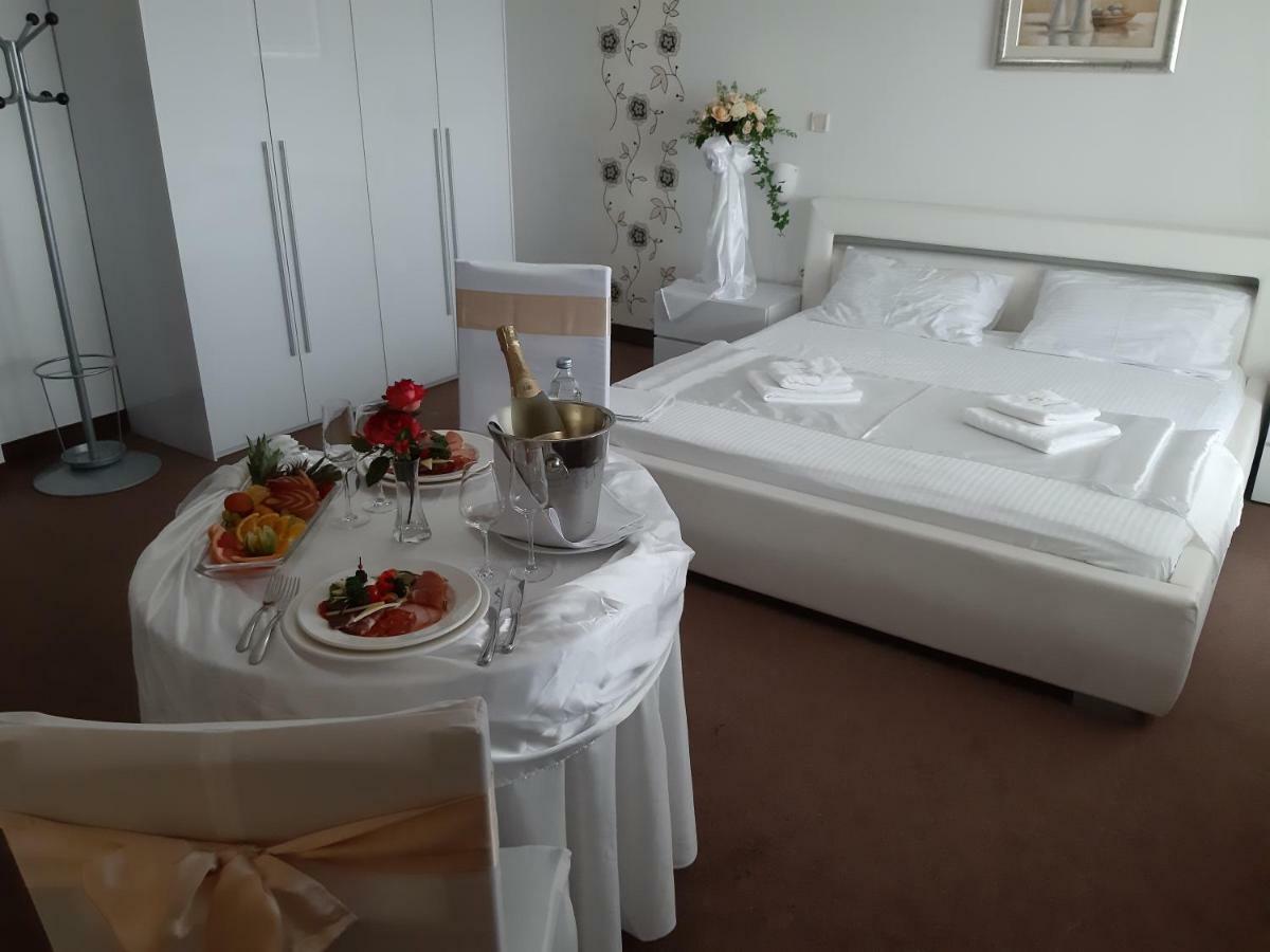 Rooms Laguna Сесвете Екстериор снимка