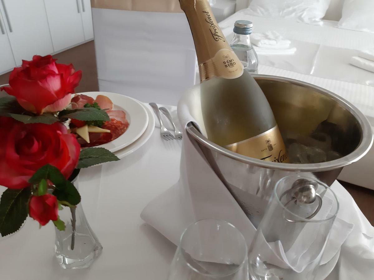 Rooms Laguna Сесвете Екстериор снимка